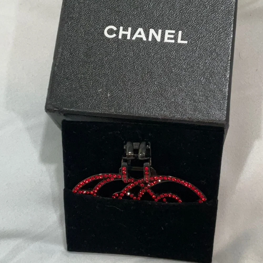Chanel Diamantés one sided Crystal clip on earring